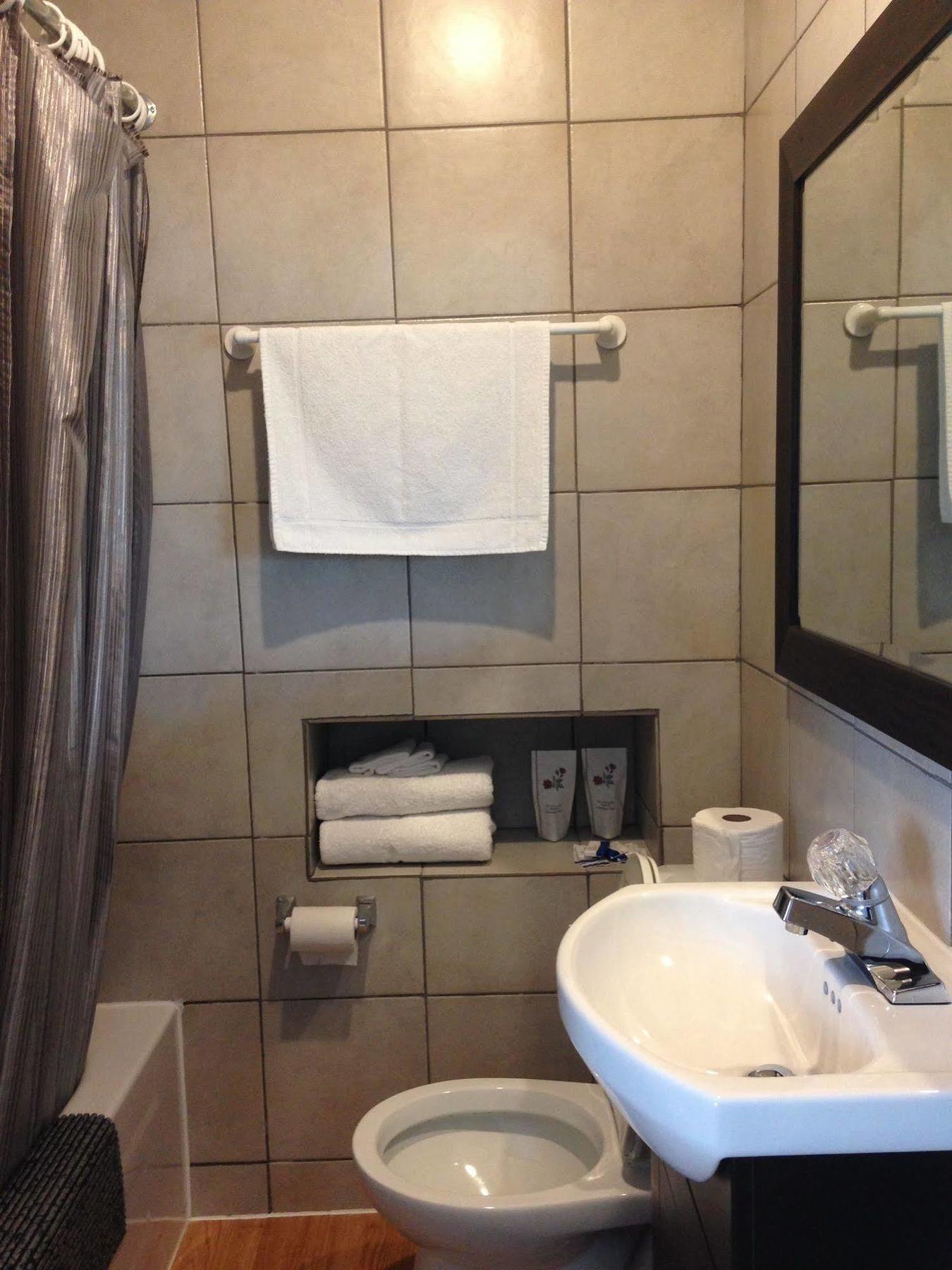 שרברוק Motel Econonuit מראה חיצוני תמונה